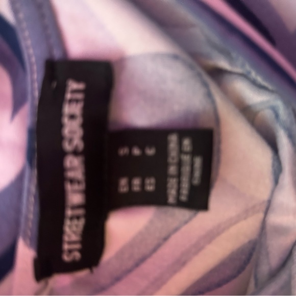 2 pattern  crop Ts - Picture 4 of 4